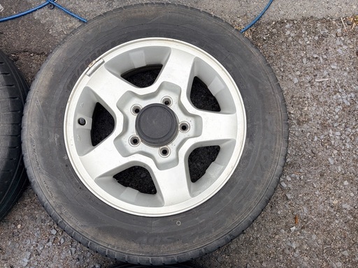 JB23ジムニー純正タイヤホイールセット175 80R16 PCD139 5H スペア