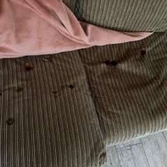 【木製フレーム】3人掛けソファ｜グリーン・ストライプ｜訳あり（焦げ穴多数）｜シーシャ屋閉店処分の画像