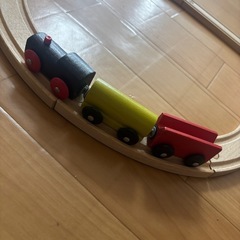 IKEA 木製　電車の画像