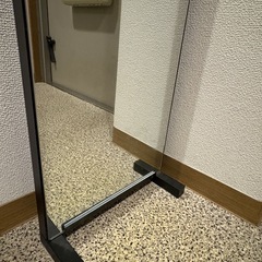 ニトリ　壁面つっぱりミラーNポルダ(ブラック)の画像