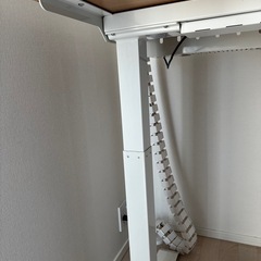 FLEXISPOT 天板140cm,ダクト・トレー付きの画像