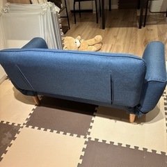 2人掛けソファー　青色 の画像