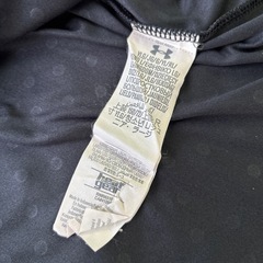 Under Armour(アンダーアーマー） 長袖 トレーニングシャツ ドット柄の画像