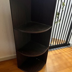 三角形の棚の画像