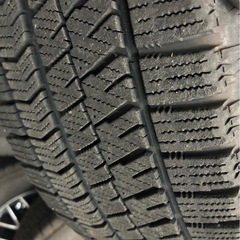 スタッドレスタイヤ4本セットの画像