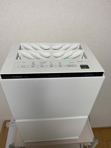 美品】Panasonic F-VXU90-W 加湿空気清浄機 ナノイーX 加湿空気清浄機 パナソニック ホワイト 家電