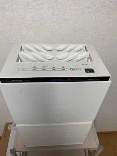 美品】Panasonic F-VXU90-W 加湿空気清浄機 ナノイーX 加湿空気清浄機 パナソニック ホワイト 家電