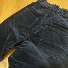 130 g.u.  タグ付き未使用品　ベッチン
黒ズボンの画像