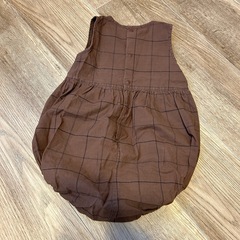 ハンドメイドのロンパースとブルマの画像