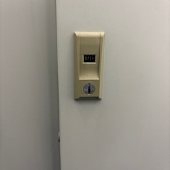 引き違い保管庫　書庫　PLUS　鍵なし　リユース品　中古の画像