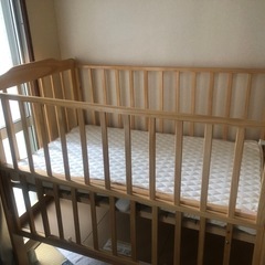 美品 ベビーベッドの画像