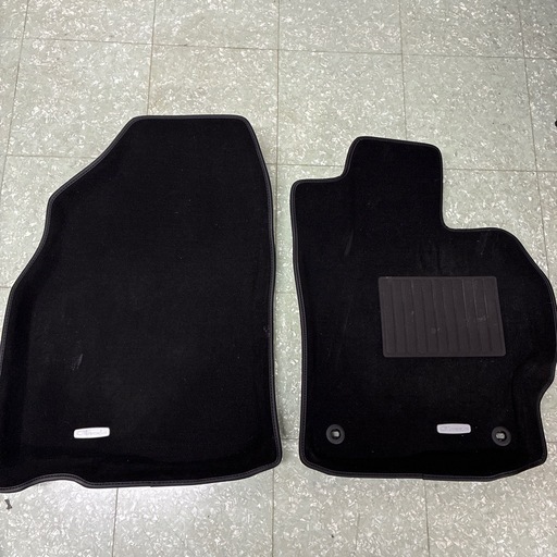 クラッツィオ フロアマット 立体タイプ 1台分セット プリウスα/メビウス H23/5~ 5人乗り スタンダードタイプ ブラック ET-0128