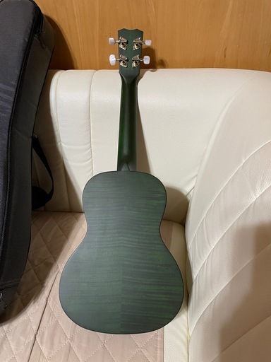 Cordoba ウクレレ 15CFM グリーン ケース付き Cordoba ウクレレ 15CFM グリーン ケース付き