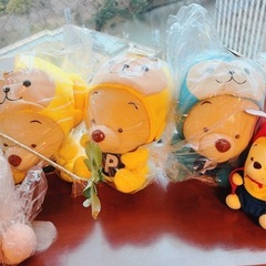 新品未使用袋入りディズニーツムツムプーさんぬいぐるみ8個の画像