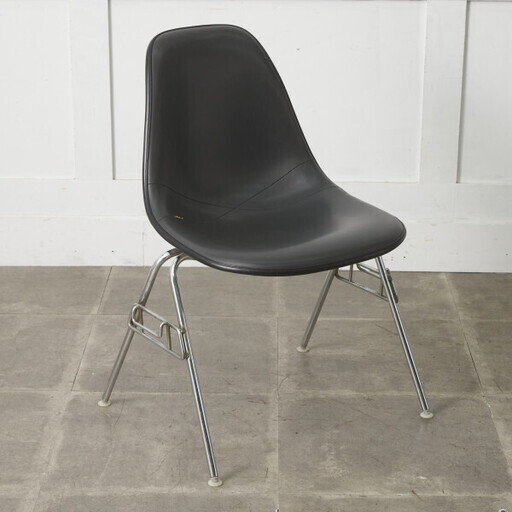 【発送の場合は即購入不可】 Herman Miller イームズ サイドシェルチェア ヴィンテージ スタッキングベース FRP Eam