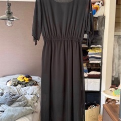 ブラック　ドレスの画像