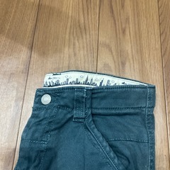 140サイズ　グリーンのパンツの画像