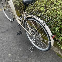リサイクルショップどりーむ天保山店　No657 自転車　シティサイクル　２６インチ　サンドベージュカラー　LEDライト付き♪　鍵付き♪　状態良好🎵の画像
