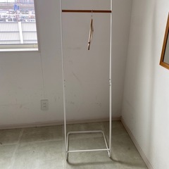 ハンガーラックの画像