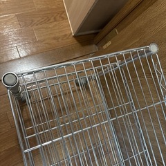 キャスター付きスチールラック　取引者決定の画像