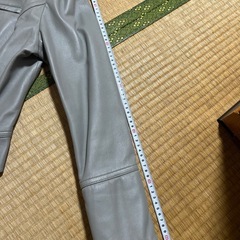 グレーのシープ皮ジャケットの画像