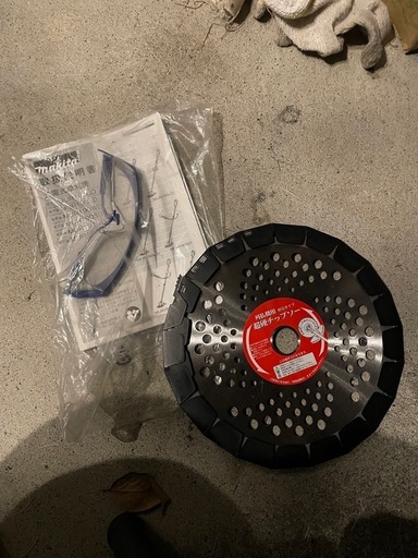 マキタ　18v 電動　
草刈機　mur190sd 中古動作品