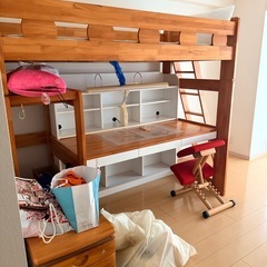 2/19まで限定！木製のロフトベッド（デスク一体型）を無料でお譲りします。の画像