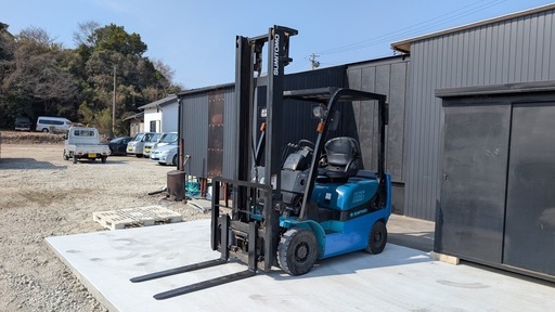 フォークリフト　
1.5トン　ガソリン車　中古　機関良好　SUMITOMO