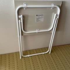 【ニトリ】折りたたみテーブルの画像