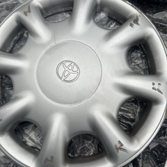 トヨタ サクシード 13インチホイールキャップの画像