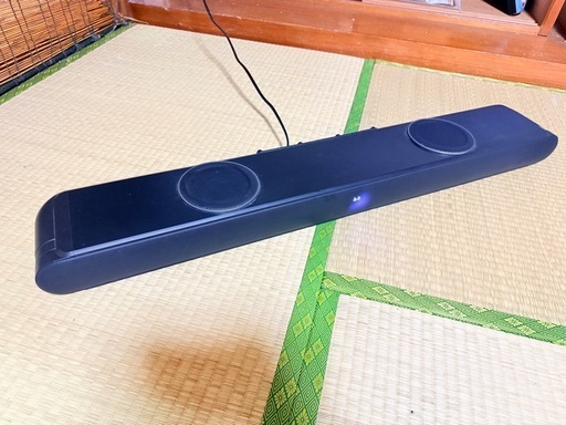 サブウーファー内蔵サウンドバースピーー