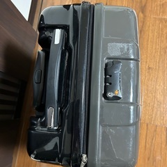 トラベルケース小の画像