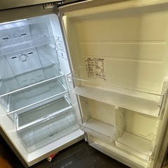 ハイセンス 冷蔵庫 幅55cm 227L シルバー HR-B2302 2ドア 右開き 大容量冷蔵室174L 自動霜取り スリムの画像