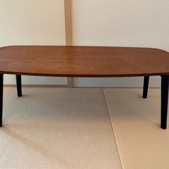 折りたたみテーブルの画像