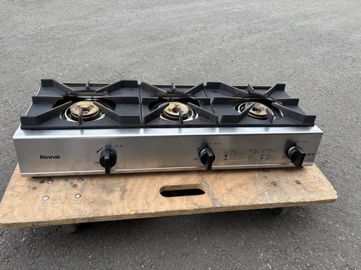 ■中古品 リンナイ３口ガスコンロ RSB-311A 都市ガス 2024年 738ｘ275ｘ151ｍｍ 卓上ガスコンロ 厨房 動作問題なし■