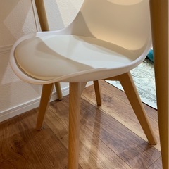 ダイニングテーブル(80×80)＋チェア2脚セットの画像