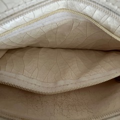 ホワイト メッシュデザインバッグの画像