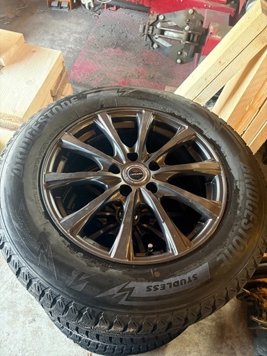 3月末まで値下げ中【美品バリ目】スタッドレス225/65R17   アルミホイール付