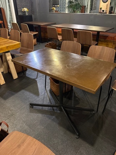 業務用カフェテーブル4つセット