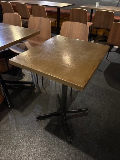 業務用カフェテーブル4つセット