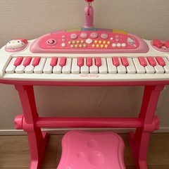 キティちゃんピアノおもちゃの画像