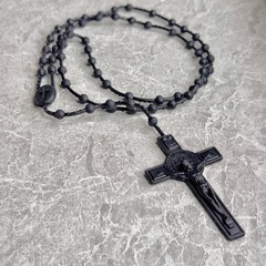 R6《新品》ブラック ラバー ロザリオネックレス／クロス 十字架 ユニセックスの画像