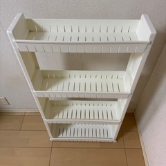 無料　プラスチック収納ラックの画像