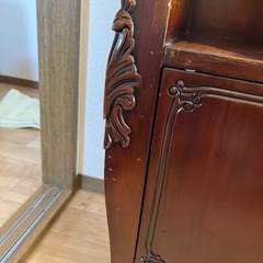 アンティーク　家具　赤茶　4つ足　取手　鍵入れ　玄関用　化粧台の画像