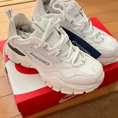 韓国　スニーカーの画像