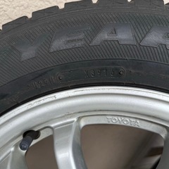 TOYOTA プリウス 純正ホイール 15インチ スタッドレスタイヤ 15×6 1/2J 40 ICE NAVI 6 195/65R15 940の画像