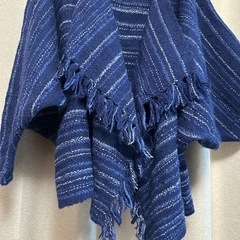 ストールをリメイク　ポンチョ風上着　暖かい一品手作りの画像