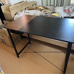 収納ボックス付き机の画像