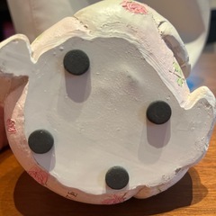 ぶたさんの置物　バラの画像