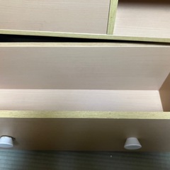 引き渡し先決定　引き出し付きマガジンラックの画像